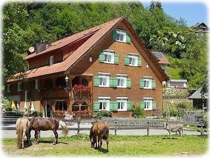 Hotel Gasthaus Schaefle Бюрзерберг Экстерьер фото